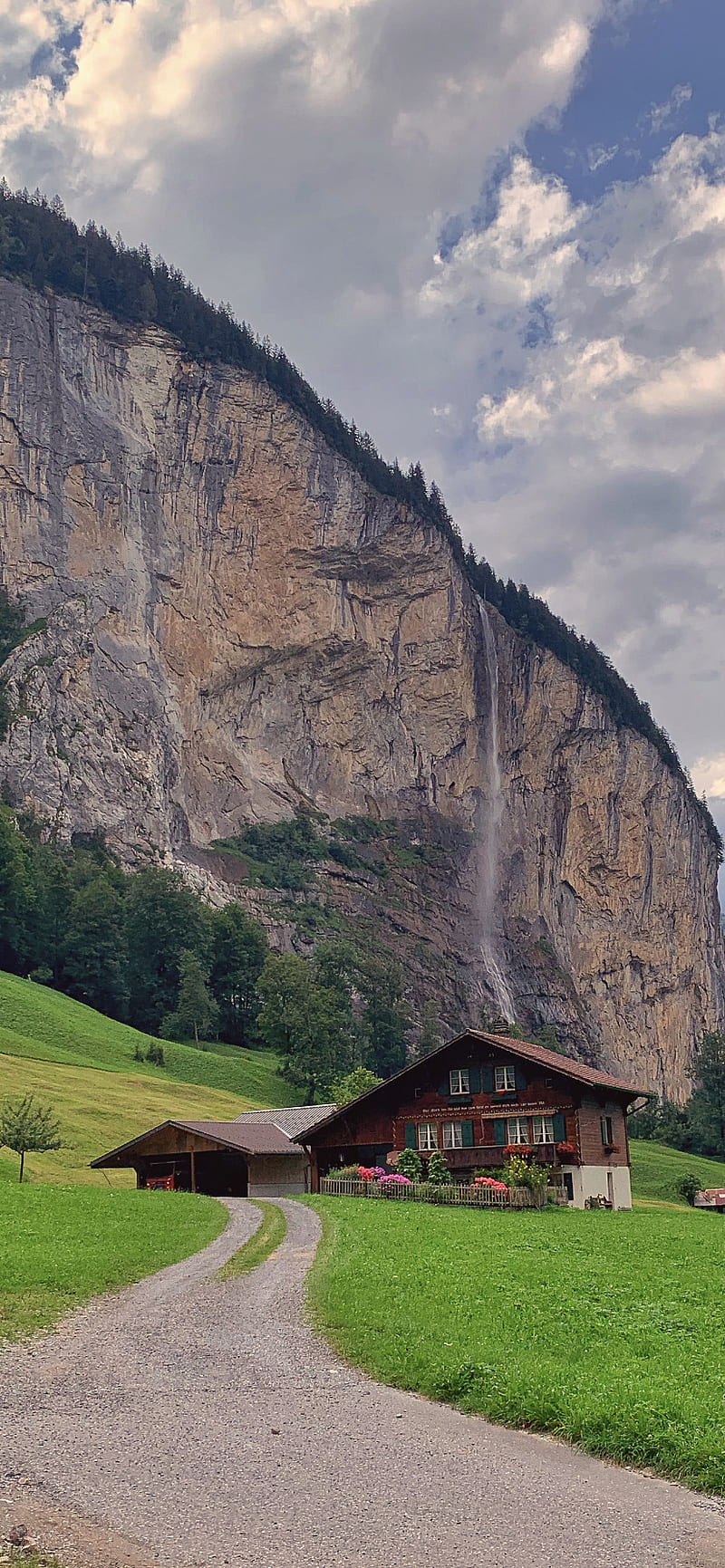 Lauterbrunnen Swiss, cottage, lauterbrunnen, mountain, mountains, national, nature, rocks, swiss, valley, waterfall, HD phone wallpaper