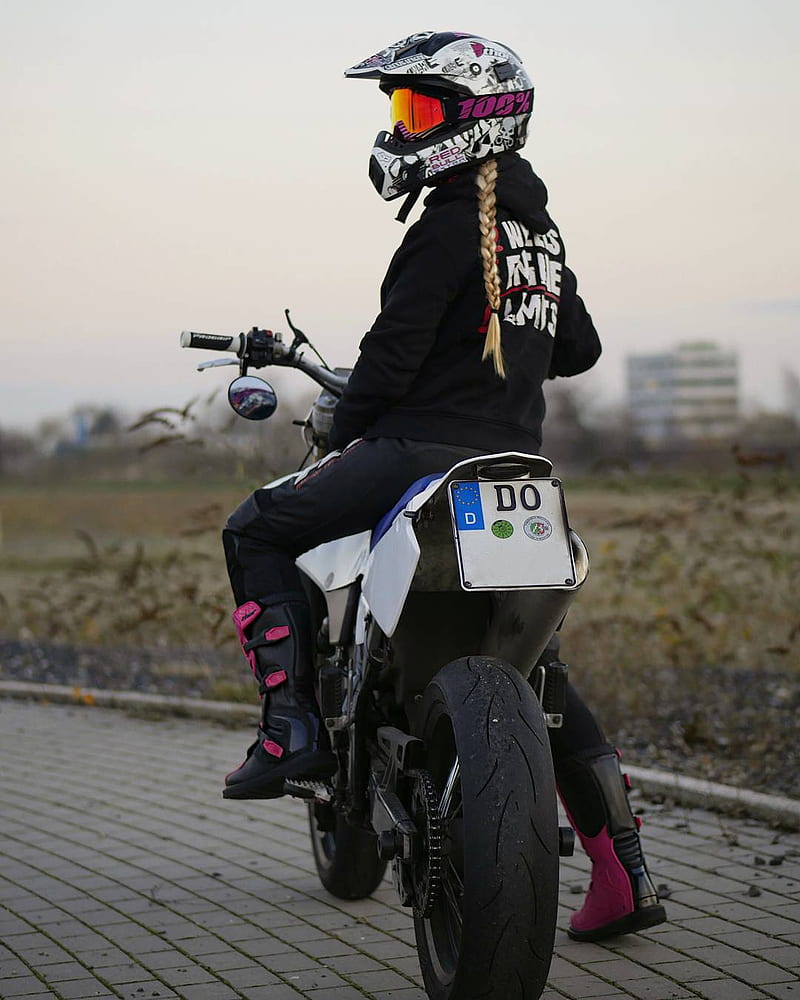 Lady rider, motorcycle, bike, stunt, motor, HD phone wallpaper
