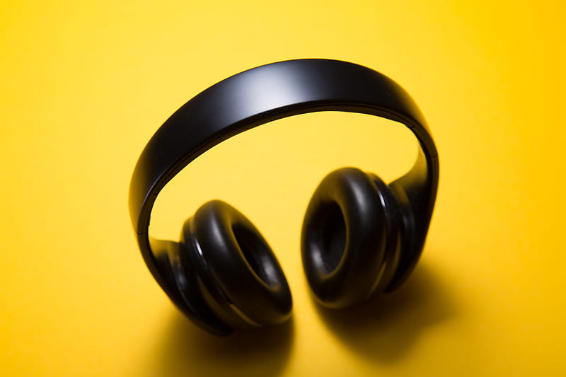 wireless headphones with yellow background, HD wallpaper