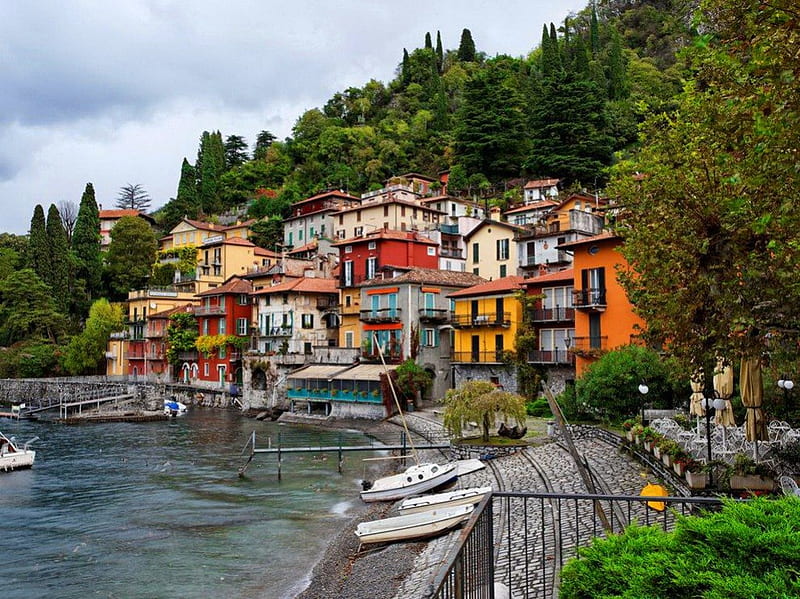 Village on lake Como, shore, vacation, lovely, Italy, travel, town, place, bonito, lake, mountain, Como, nice, summer, flowers, village, nature, HD wallpaper