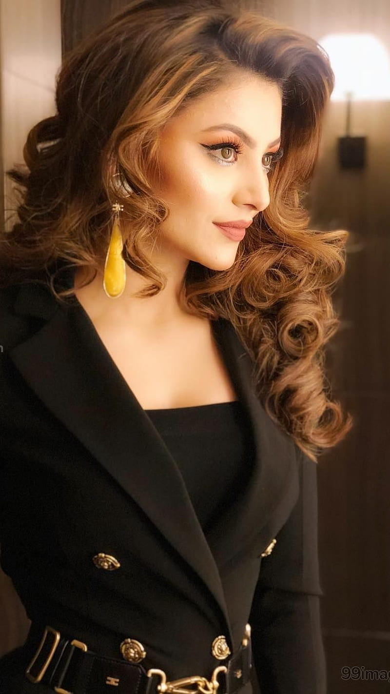 Urvashi Rautela Hot in Black , diva, celebrity, bollywood, indian actress, bonito, urvashi rautela, HD phone wallpaper