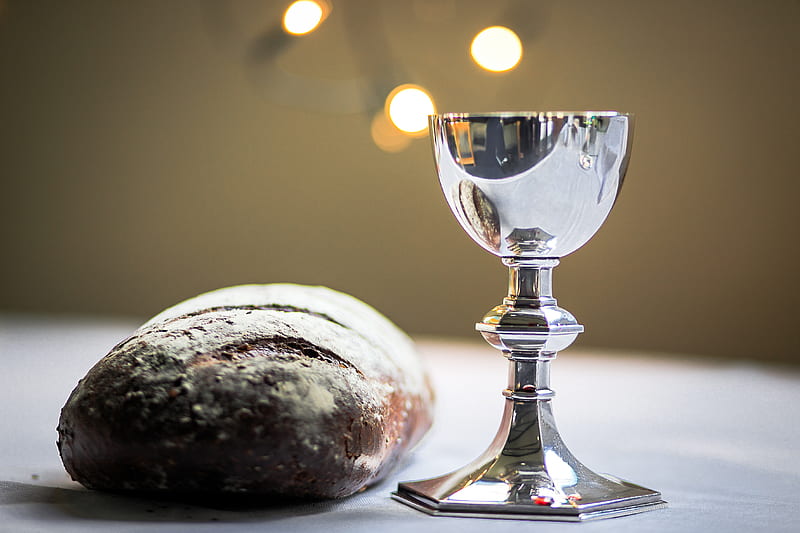 gray stainless steel chalice and bread bun, HD wallpaper