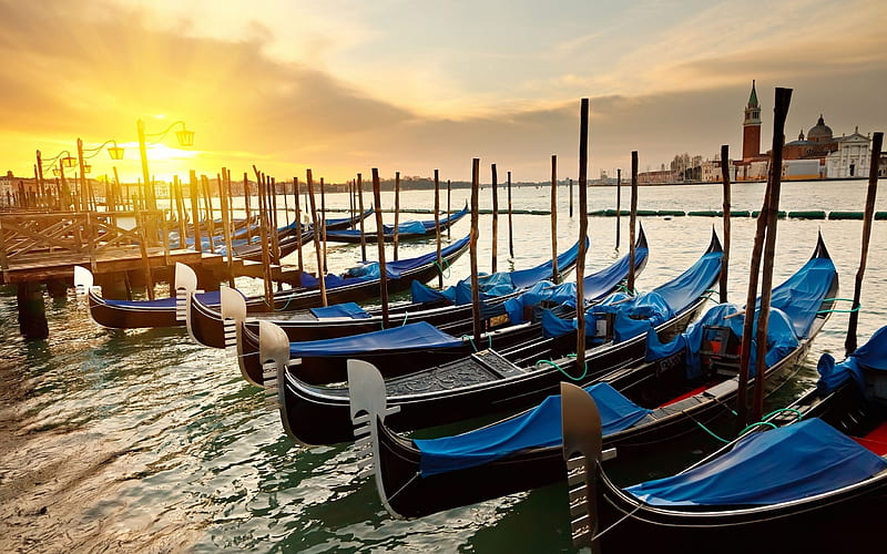 Gondolas sunset river-Venice Italy Travel, HD wallpaper