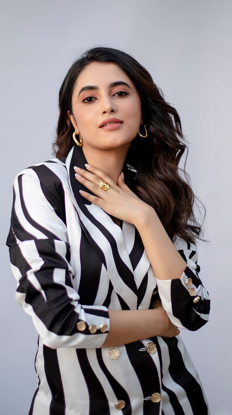 Priyanka Mohan, actor priyanka, HD phone wallpaper