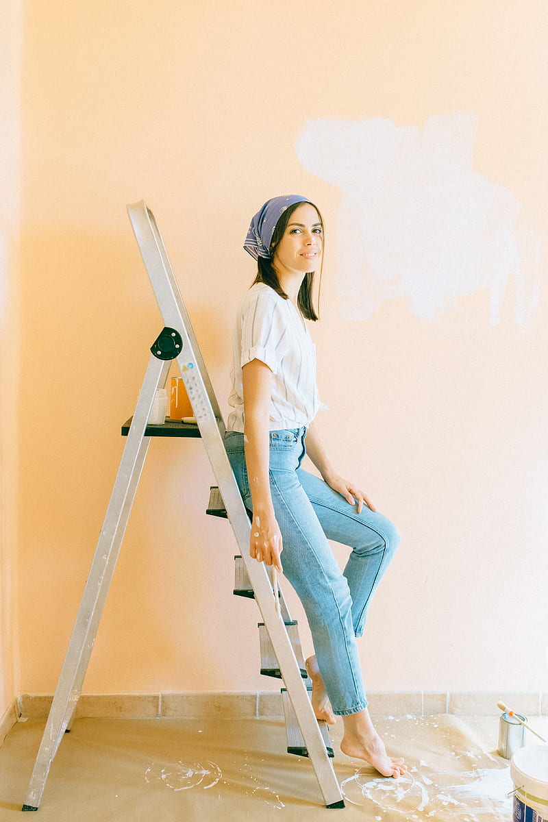 Woman in White Shirt and Blue Denim Jeans Sitting on Brown Wooden Ladder, HD phone wallpaper