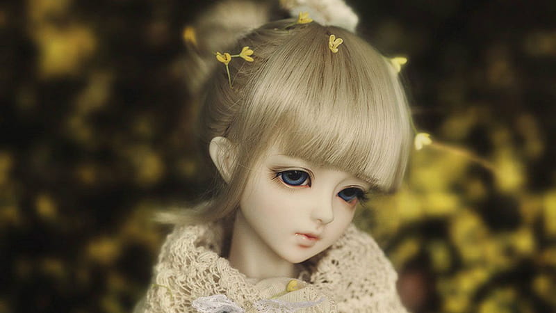 White Hair Blue Eyes Barbie Doll In Blur Yellow Background Barbie, HD wallpaper