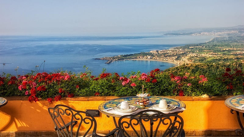Italian Veranda, sea, table, mediterranean, beach, blossoms, chairs, HD wallpaper
