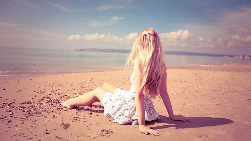 blond girl on a sunny beach, bech, blond, girl, pink hue, HD wallpaper