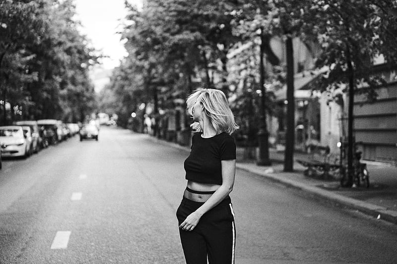grayscale of woman leaning back standing on street, HD wallpaper