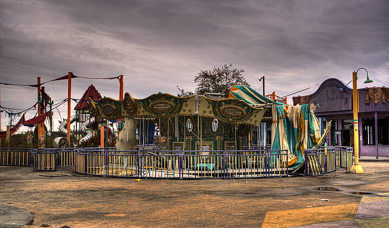 Abandoned Park, colourful, mysterious, old, storm, carnival, fair, antique, carousel, dark, scary, abandoned, HD wallpaper