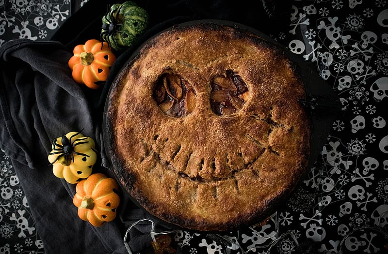 Halloween Pumpkin Pie, halloween, pie, sweet, moon, apple, dessert, luna, food, pumpkin, HD wallpaper