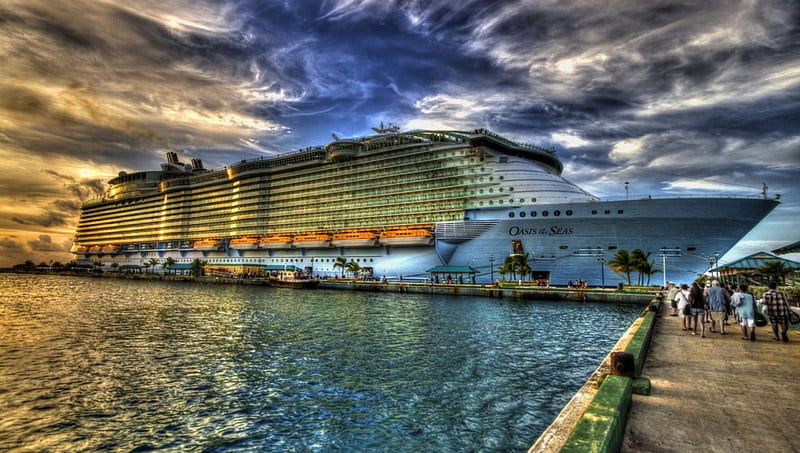 amazing oasis of the sea cruise ship r, cruise ship, dock, boarding, pier, r, massive, clouds, HD wallpaper