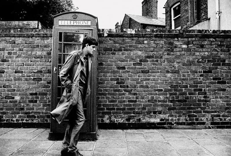 Ian Curtis - Walk By, Music, Joy Division, Control, Ian Curtis, Black and White, Phone Booth, Post Punk, HD wallpaper