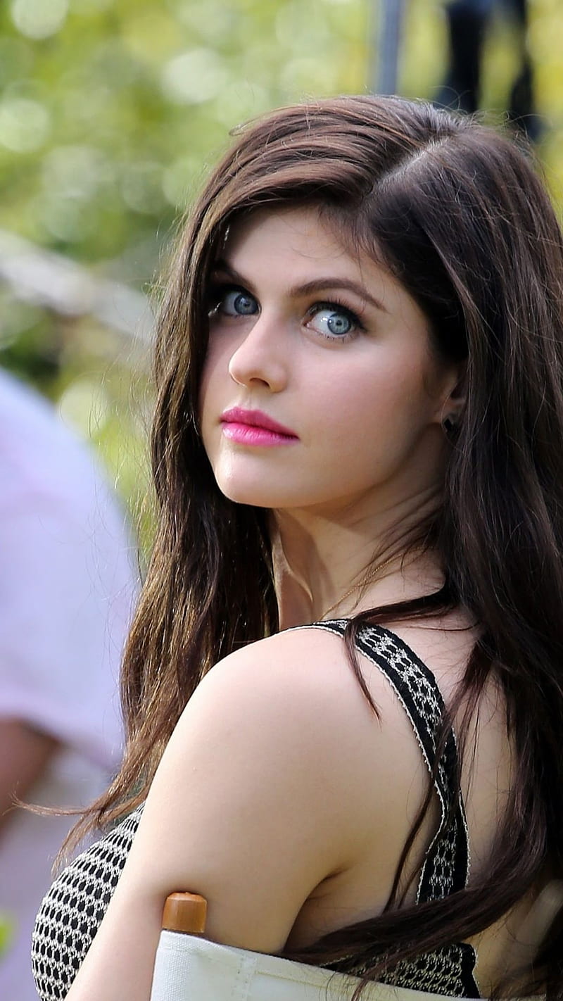 Alexandra daddario full hd