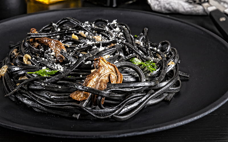 black pasta, black spaghetti, black plate with pasta, spaghetti, pasta with mushrooms, HD wallpaper