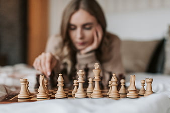 Playing chess wallpaper, 2560x1600, 6919