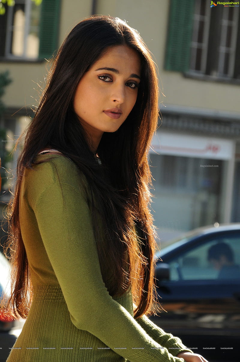 How to style long hair like TV actress Anushka Sen  Zoom TV