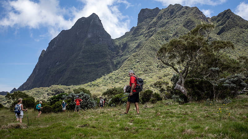 Why Hiking Beats Surfing on Réunion Island (Hint: Sharks!) - The New York Times, Reunion Island, HD wallpaper