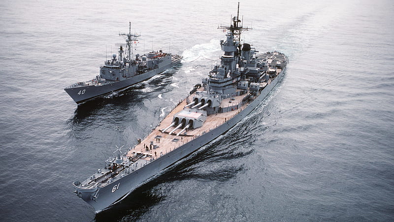 Battleship USS Iowa BB-61 & FFG 40 USS Halyburton, Frigate of the Oliver Hazard Perry class, Military, FFG 40, Mississippi, Frigate, BB-61, Cruiser, Ships, Battleship, Iowa, USS, USS Iowa BB-61, HD wallpaper
