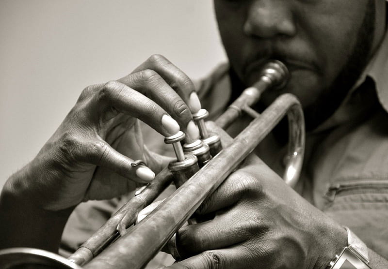 Trumpet Player, playing, music, trumpet, black, man, hands, instrument,  musician, HD wallpaper