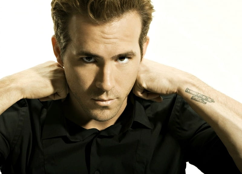 This Ryan Reynolds Fan Got A Butt Tattoo Of His Name Done And The Actor Is  Simply Speechless