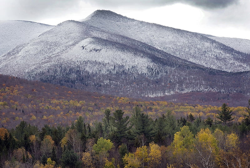 Winter replaces autumn in New Hampshire 24 October 2016, USA, 24 October 2016, Landscape, Snow appears on mountaintops, Carroll, Fall colours fade away, New Hampshire, HD wallpaper