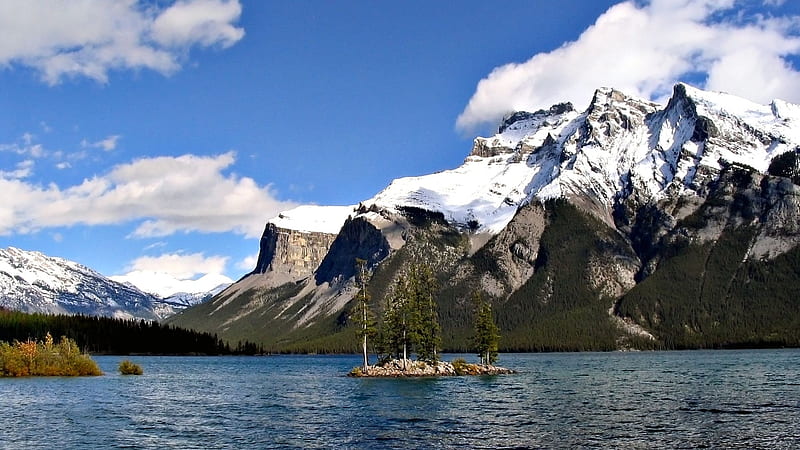 Lake Minnewanka, Banff National Park, alberta, mountains, island, trees, sky, canada, HD wallpaper