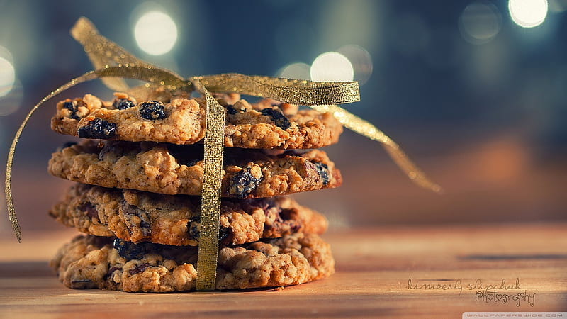 Sweet Treat Gift, cookies, holidays, gold, oatmeal raisin, simple pleasures, gift, HD wallpaper