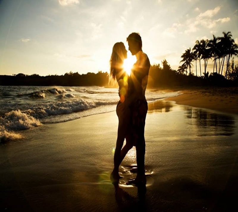 Sweet Couple, beach, couple hug, kiss, love, lovers, romantic, sunset, HD wallpaper