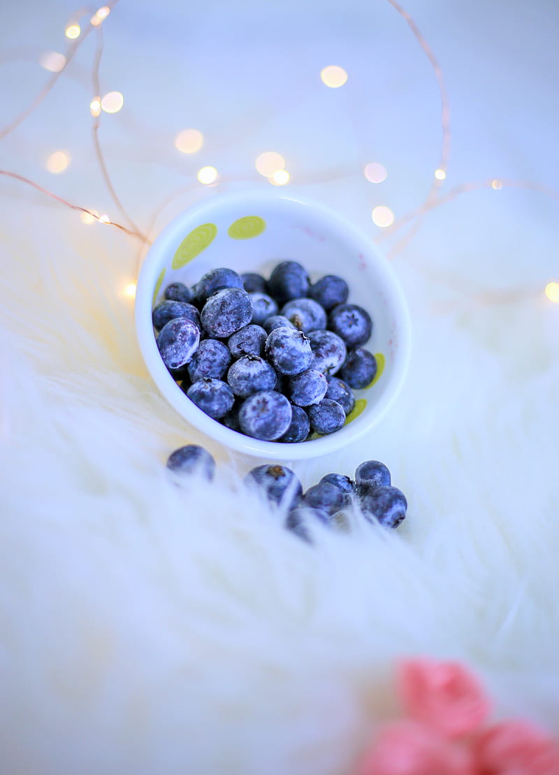 blueberries, berries, blue, bowl, garland, HD phone wallpaper