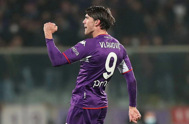 Man Utd 'enter Dusan Vlahovic transfer race after scouting Â£70m Fiorentina striker but face competition from Tottenham'. The US Sun, HD wallpaper