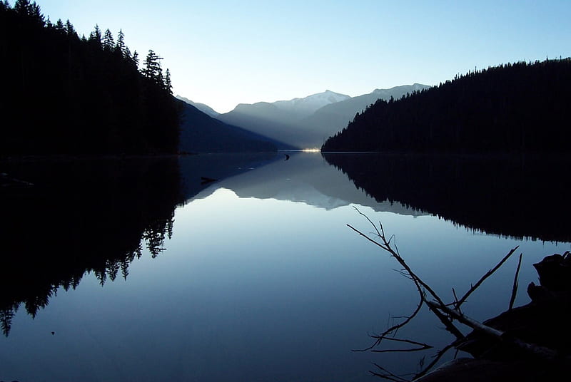 Cheakamus lake - British Columbia, Garibaldi Provincial Park, Cheakamus lake, Whistler, British Columbia, HD wallpaper