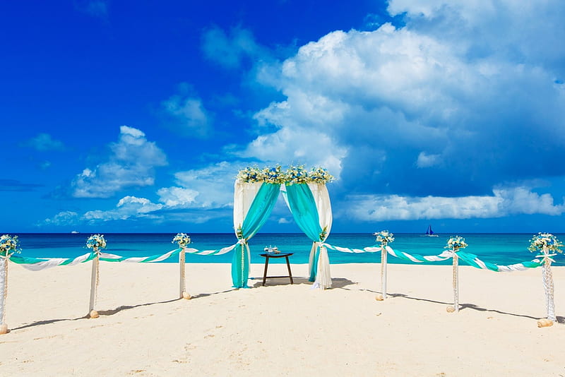 Beach Wedding, table, ocean, waves, sky, wedding, clouds, beach, boat, sand, decorations, flowers, HD wallpaper