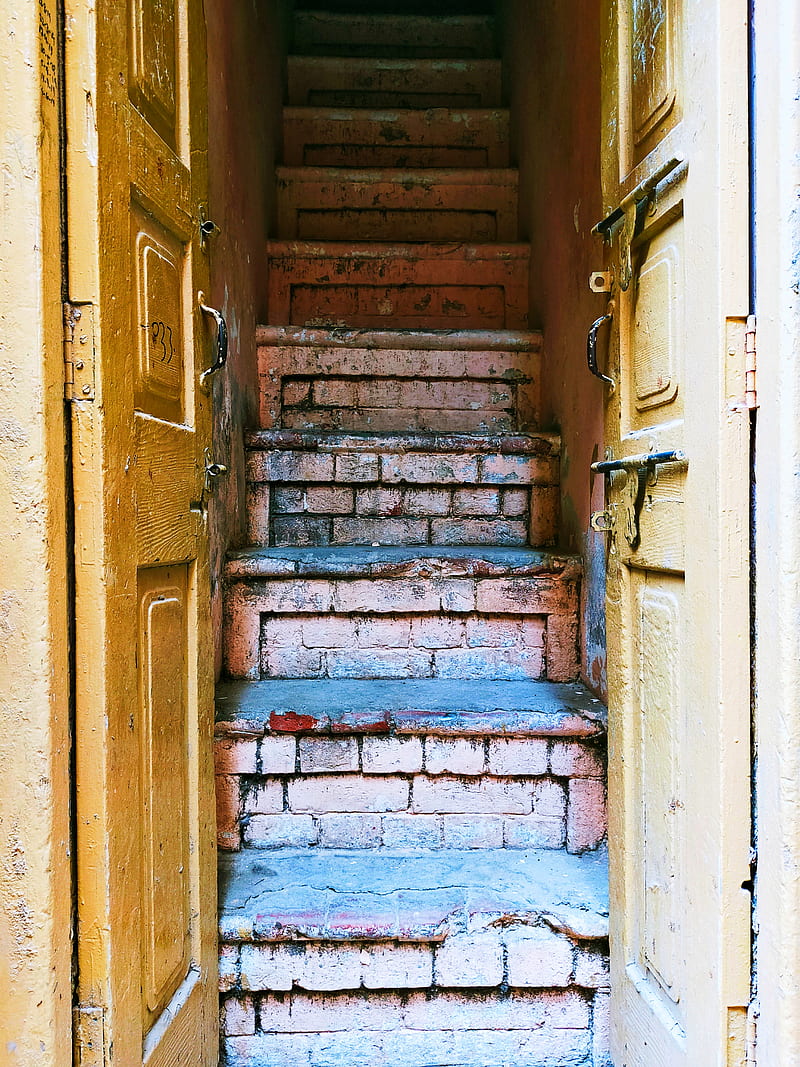 Old stairs, androon-e-sheher, door, lost, multan, graphy, police, HD phone wallpaper