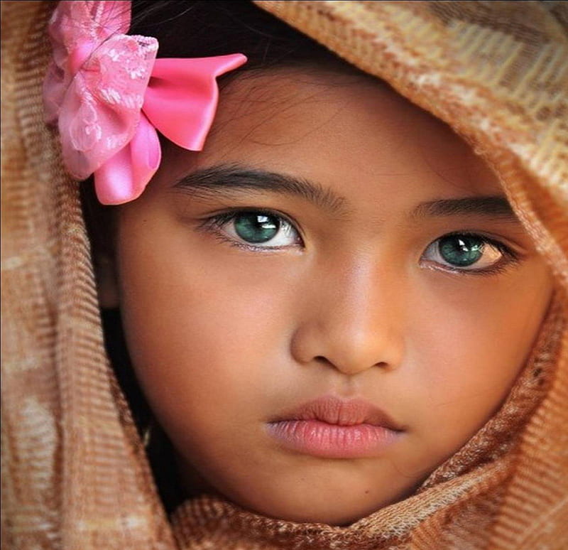 EYES OF A CHILD, turban, bleus, yeux, rose, HD wallpaper