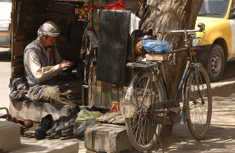 sidewalk shoemaker, man, bike, afghanistan, shoemaker, HD wallpaper