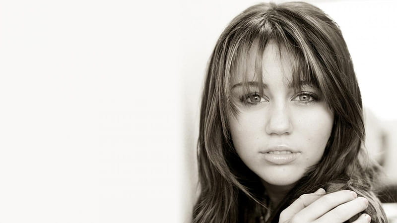 Gray Eyes Miley Cyrus On Side With White Background Miley Cyrus, HD wallpaper