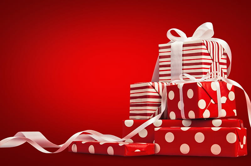 ••• Stylish Presents •••, red, stripes, packages, ribbons, bows, polka dots, presents, white, christmas time, HD wallpaper