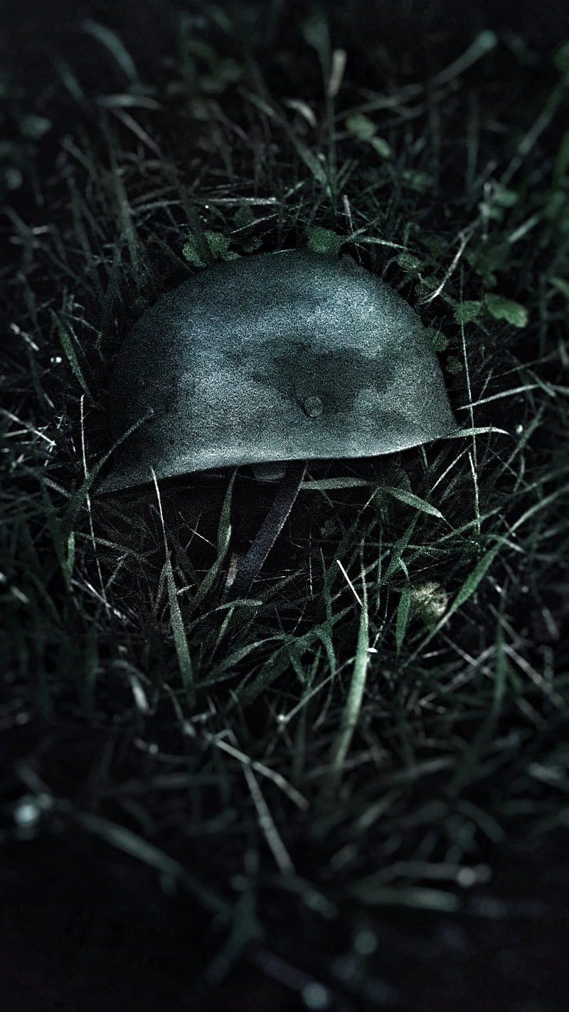 WW-II helmet, artistic, grass, green, helmet, ww2, HD phone wallpaper