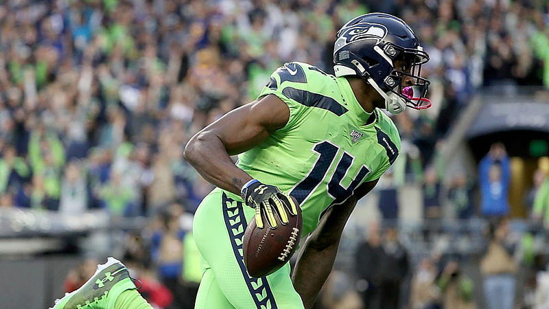 Metcalf With Green Sports Dress And Blue Helmet In Blur Audience Background DK Metcalf, HD wallpaper