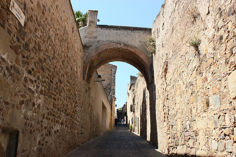Caceres city, medieval, caceres, arc, day, street, HD wallpaper