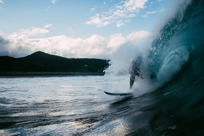 surfer surfing on tidal wave, HD wallpaper