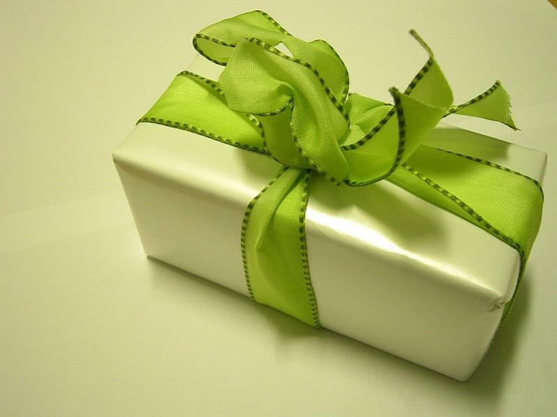 Green gift box, box, gift, greed, ribbon, HD wallpaper
