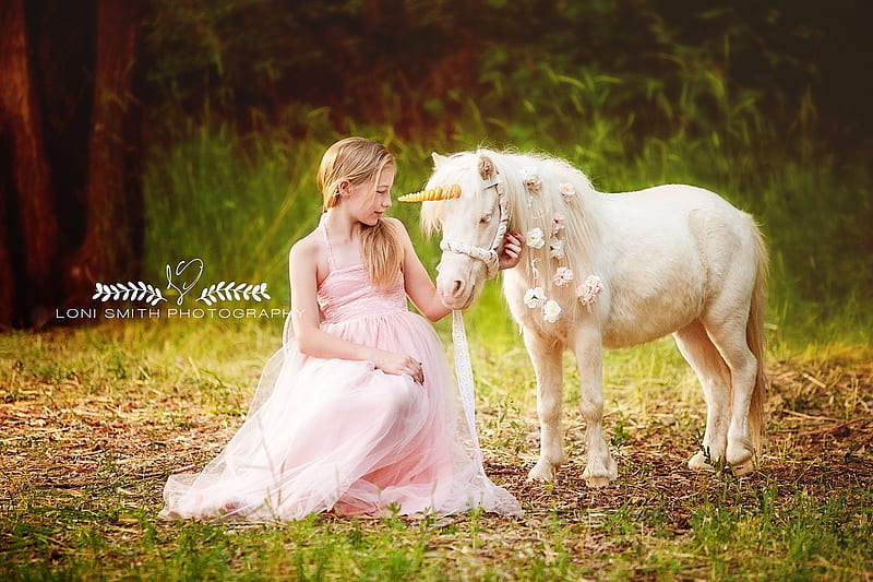 Princess and a little unicorn, dress, poney, unicorn, horse, cute, girl, pony, copil, child, princess, pink, loni smith, HD wallpaper