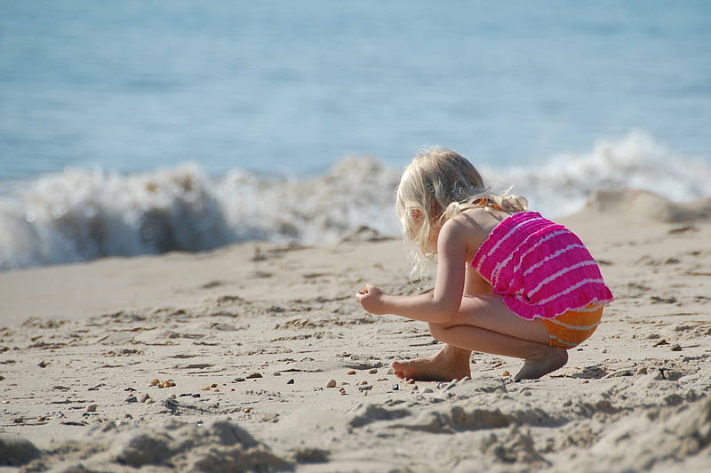 Little girl, fair, sand, nice people, beauty, child, Belle, bonny, comely, pure, baby, water, girl, summer, barefoot, princess, outdoor, pretty, adorable, Shells, play, sightly, sweet, beach, face, lovely, blonde, cute, white, Hair, little, Nexus, bonito, dainty, sea, kid, graphy, pink, childhood, HD wallpaper