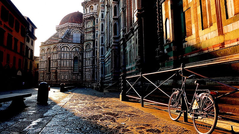 bicycle on a florence street at sunrise, city, bicycle, cobblestones, sunrise, street, HD wallpaper