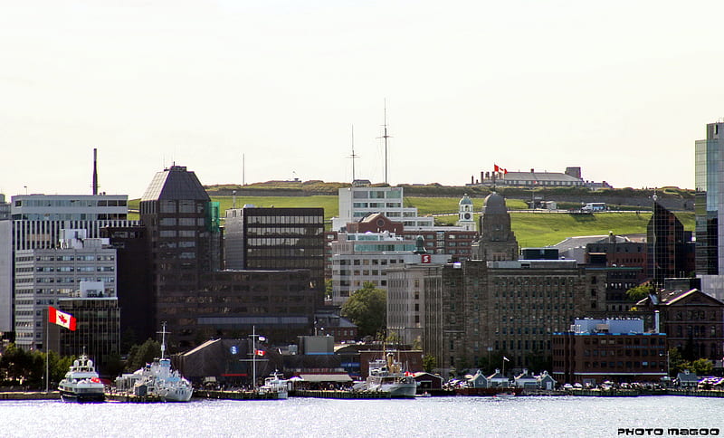 Citadel Hill over downtown Halifax, halifax, park, citadel, flag, HD wallpaper