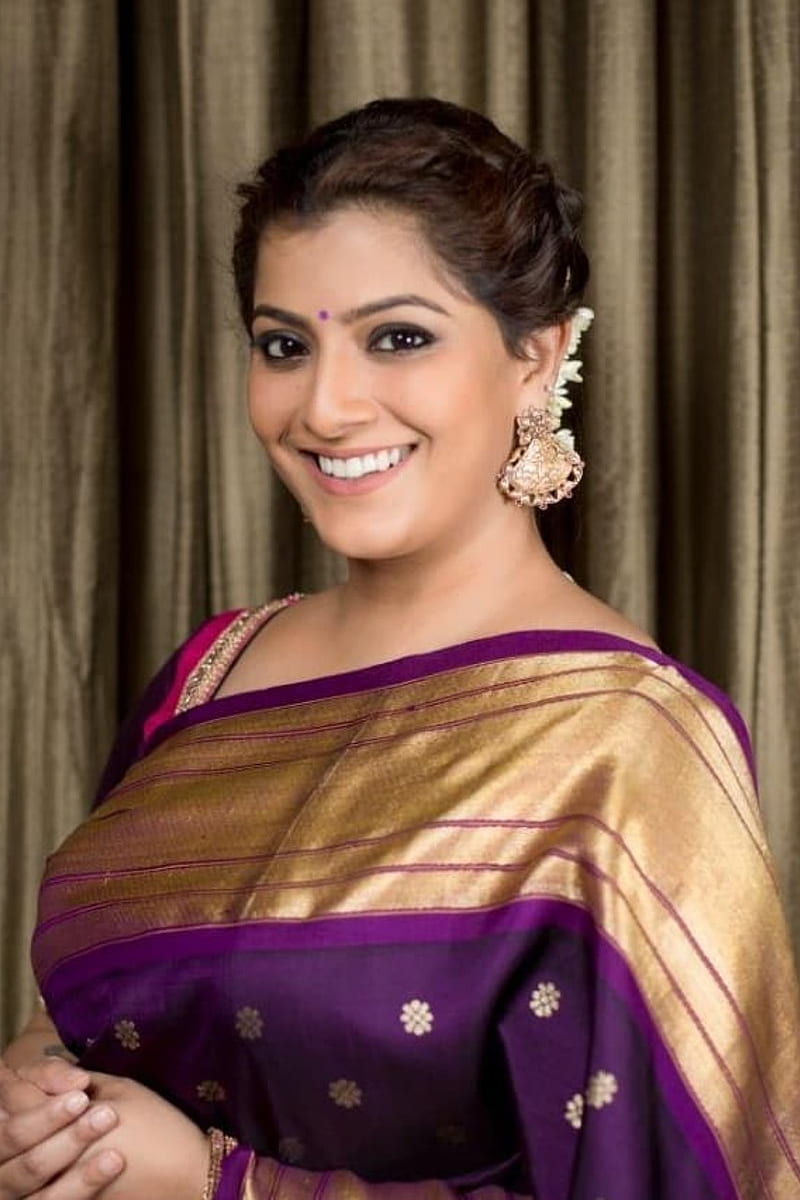 Varalaxmi Sarathkumar, wallpaper, maari 2, tamil actress | Gethu Cinema