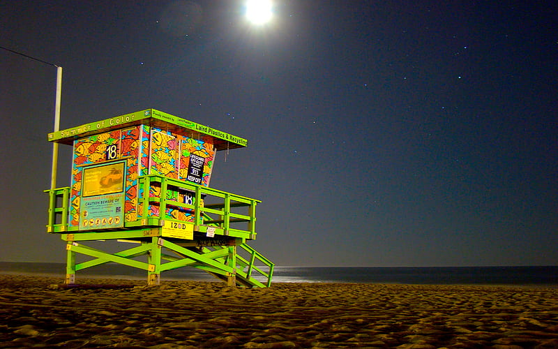 Moonlight Lifeguard House, stars, house, bonito, lifeguard, moon, beaches, nature, surreal, night, HD wallpaper