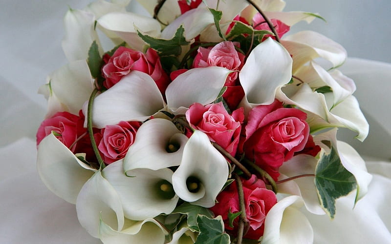 Bouquet of Pink Roses and White Calla Lilies, bouquets, flowers, nature, white callas, pink roses, HD wallpaper